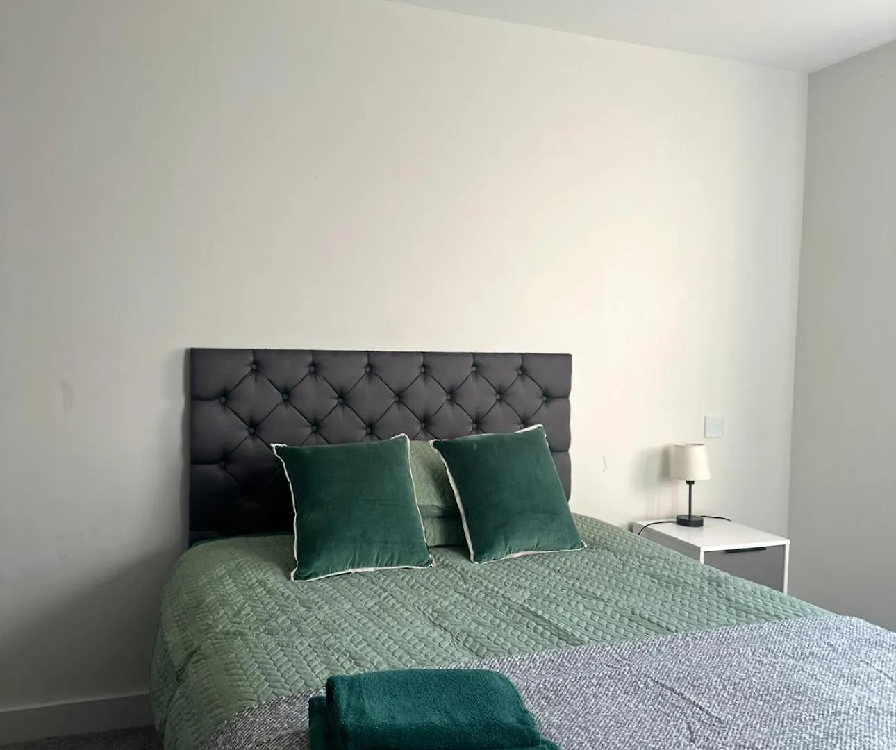 The Emerald One Hessle Royaume-Uni